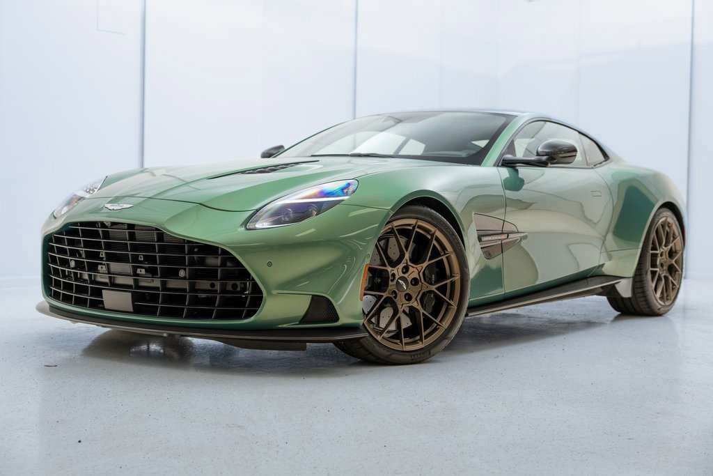 Used 2025 Aston Martin Vanquish image 10