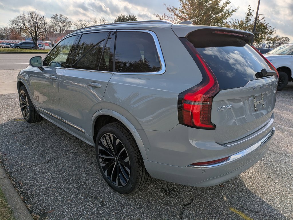 New 2026 Volvo XC90 B6 Plus w/ Protection Package Premier AWD/4WD image 6