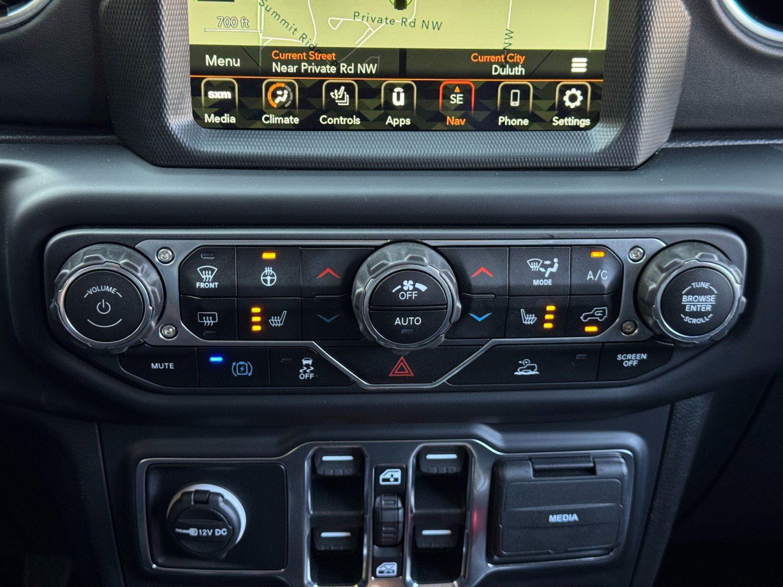Used 2022 Jeep Wrangler Unlimited Rubicon 4xe w/ Cold Weather Group AWD/4WD image 33