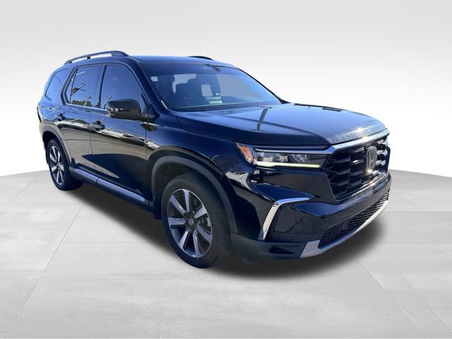 Used 2024 Honda Pilot Touring image 3