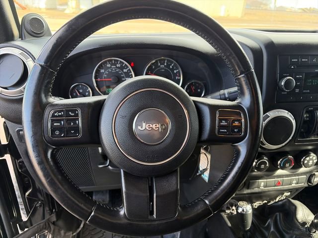 Used 2012 Jeep Wrangler Unlimited Rubicon w/ Connectivity Group image 25