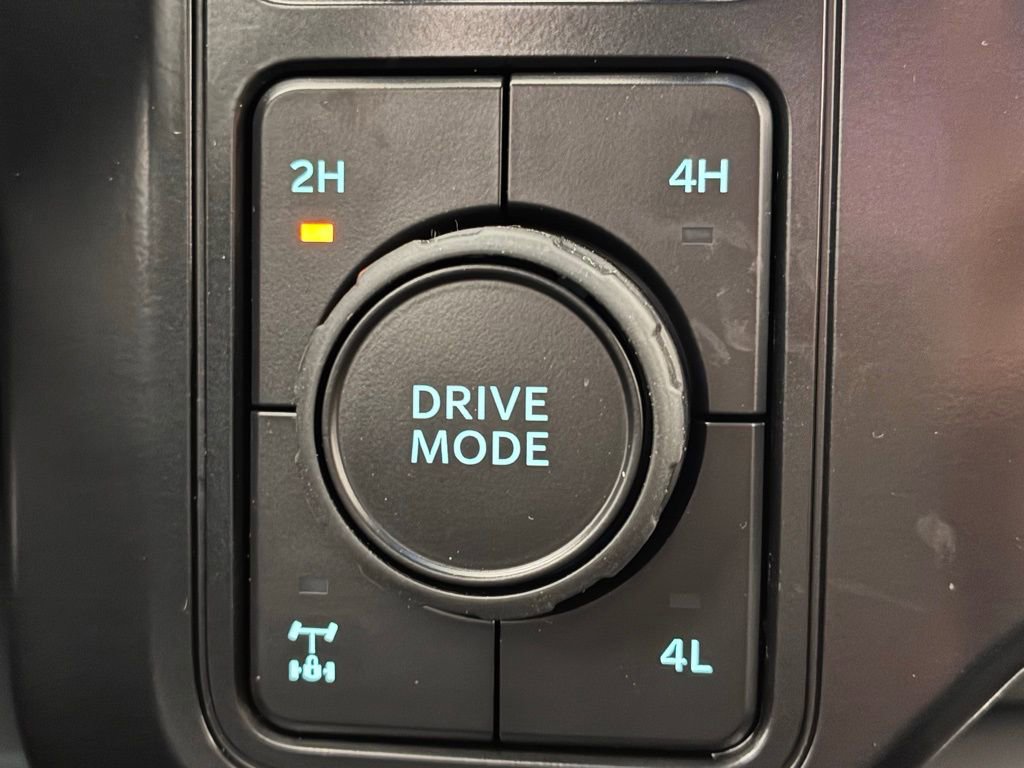 New 2026 Ford F250 Lariat w/ Black Appearance Package image 22