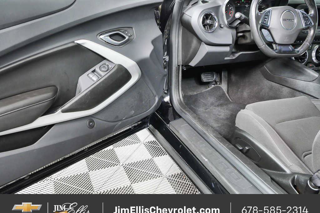 Certified 2023 Chevrolet Camaro LT RWD image 7