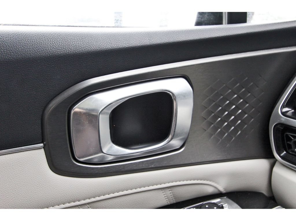 Certified 2022 Kia Sorento SX FWD image 25