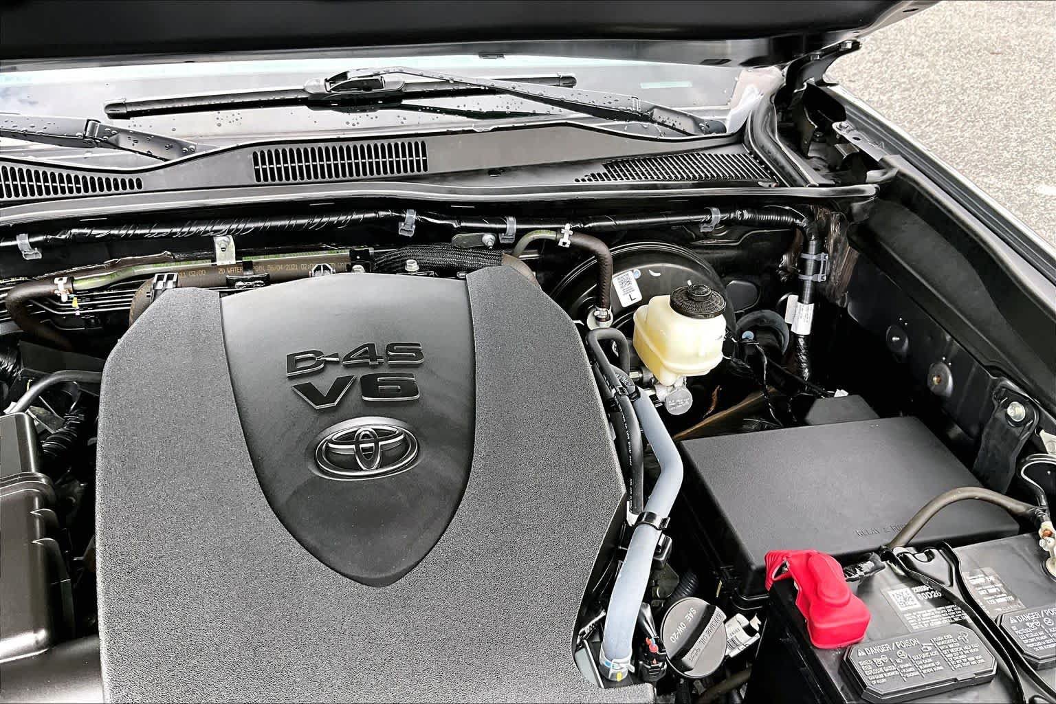 Used 2022 Toyota Tacoma SR5 w/ Technology Package AWD/4WD image 32