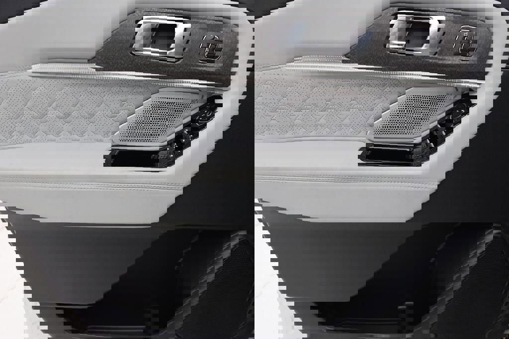 Used 2026 Ford Explorer Platinum w/ LUX Leather Package image 16