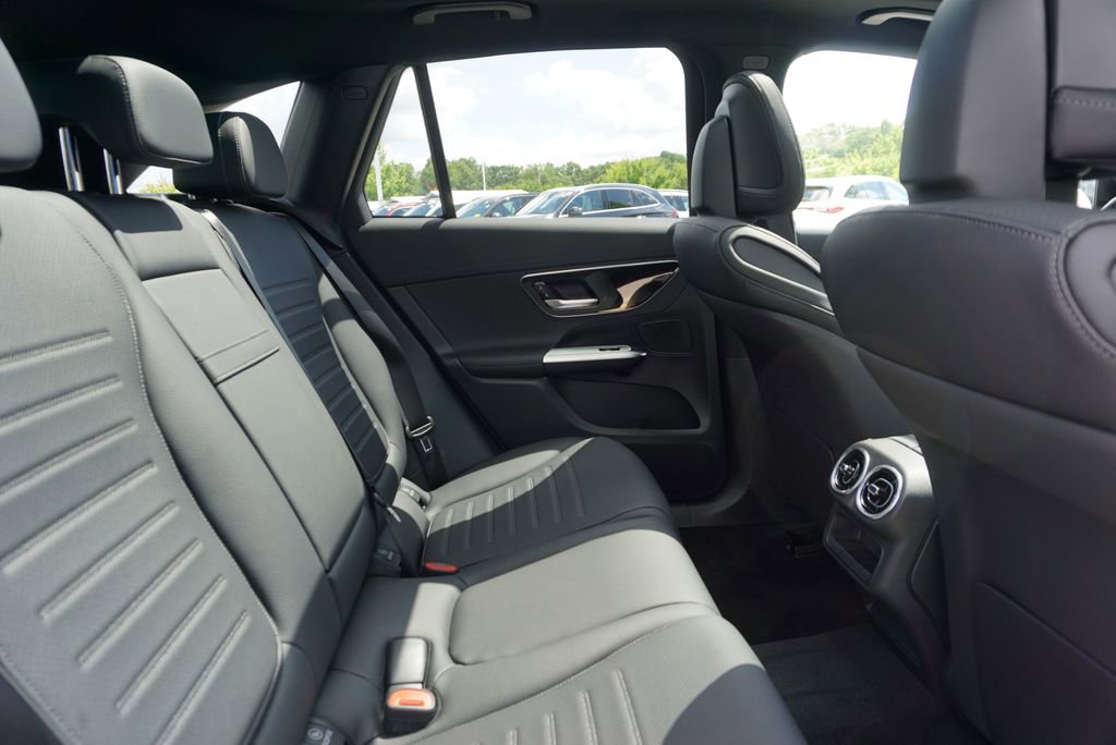 Certified 2025 Mercedes-Benz GLC 300 4MATIC image 58