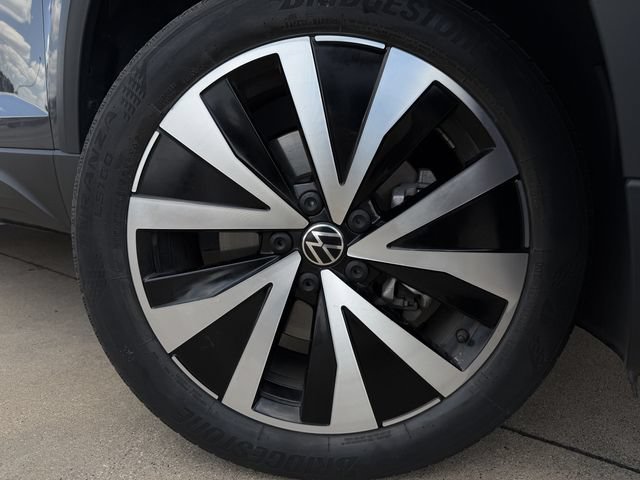 Used 2022 Volkswagen Taos SE FWD image 9
