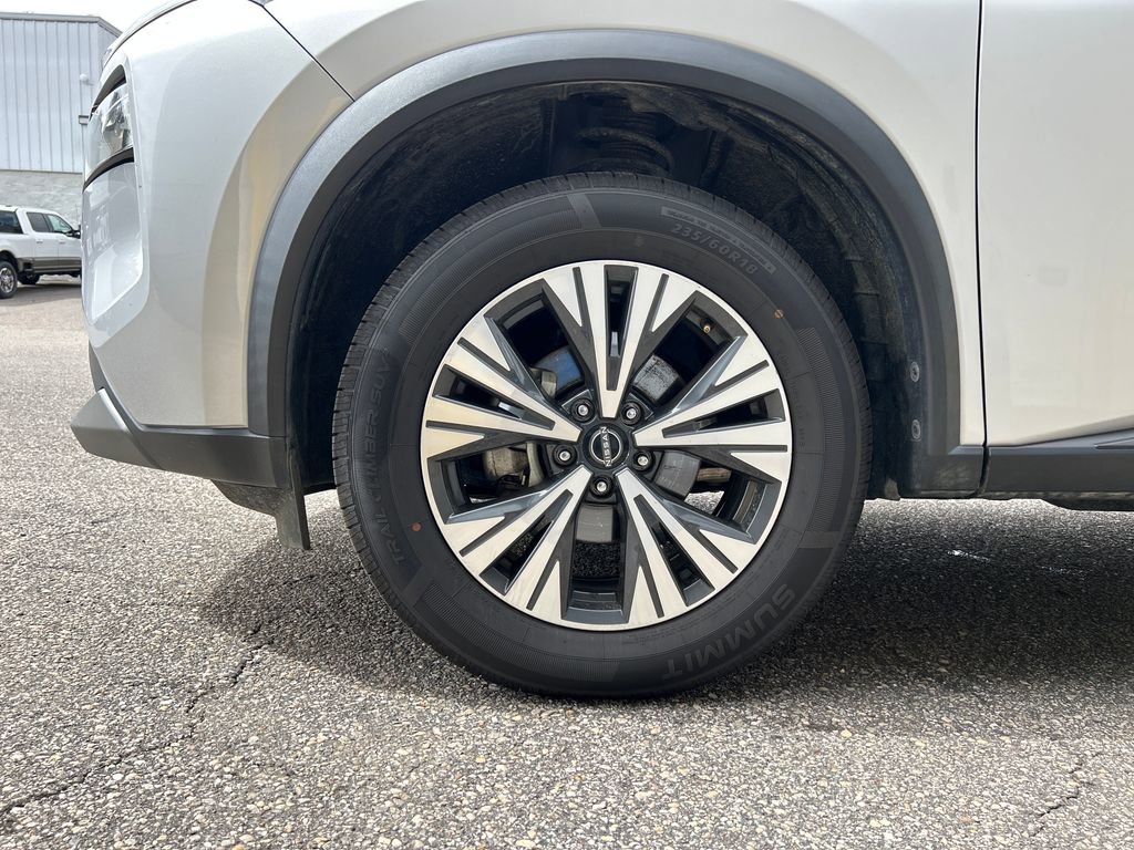 Used 2023 Nissan Rogue SV FWD image 7