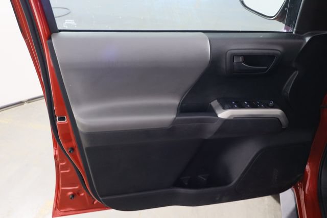 Used 2021 Toyota Tacoma SR5 RWD image 11