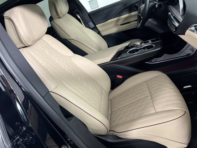 Used 2026 Cadillac Lyriq Signature Luxury w/ Nappa Leather Package AWD/4WD image 28