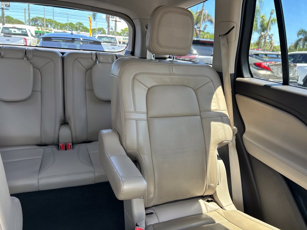 Used 2023 Lincoln Aviator Reserve w/ Equipment Group 201A AWD/4WD image 14