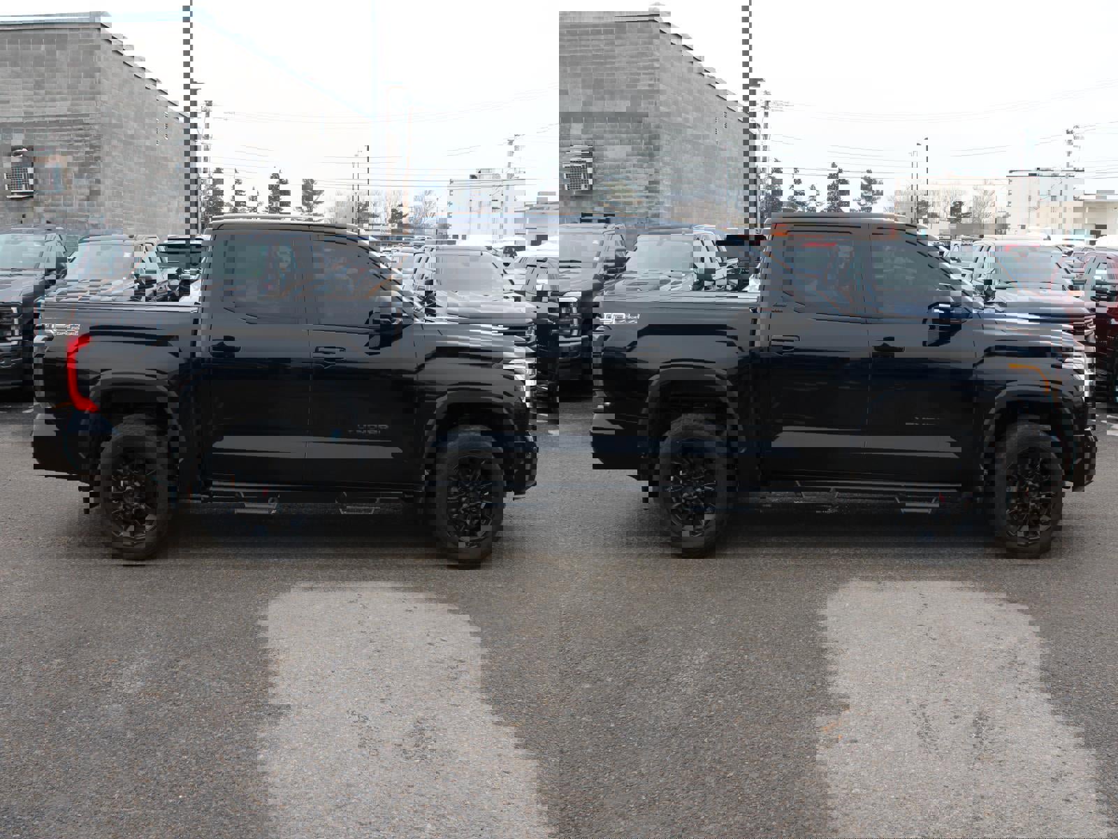 Used 2024 Toyota Tundra Limited w/ TRD Off-Road Package image 4