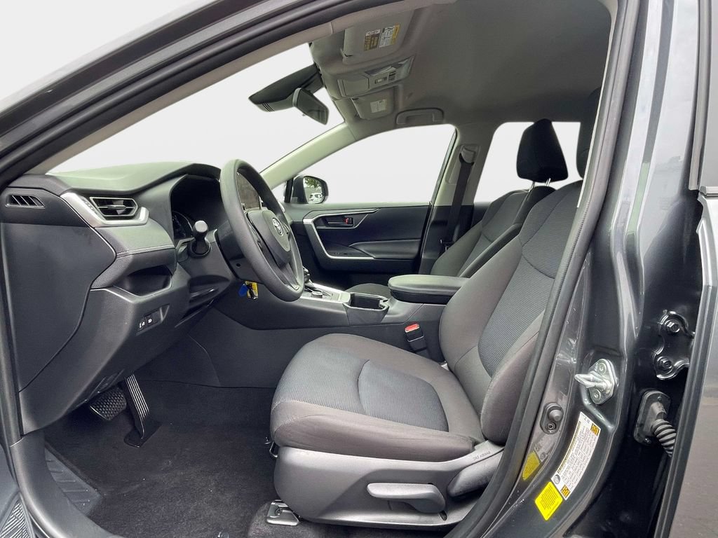 Used 2023 Toyota RAV4 LE AWD/4WD image 16