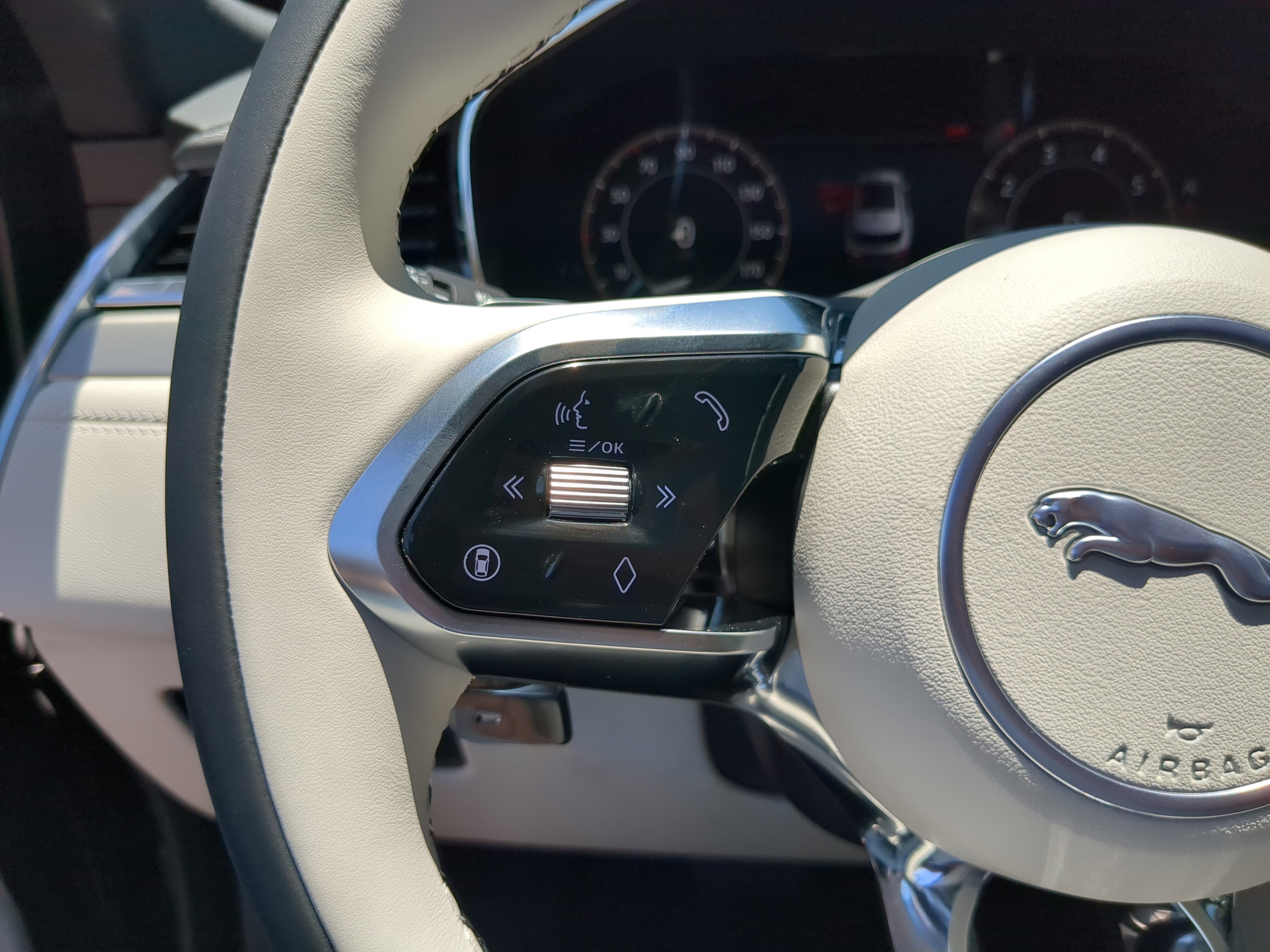 New 2026 Jaguar F-PACE R-Dynamic S image 28