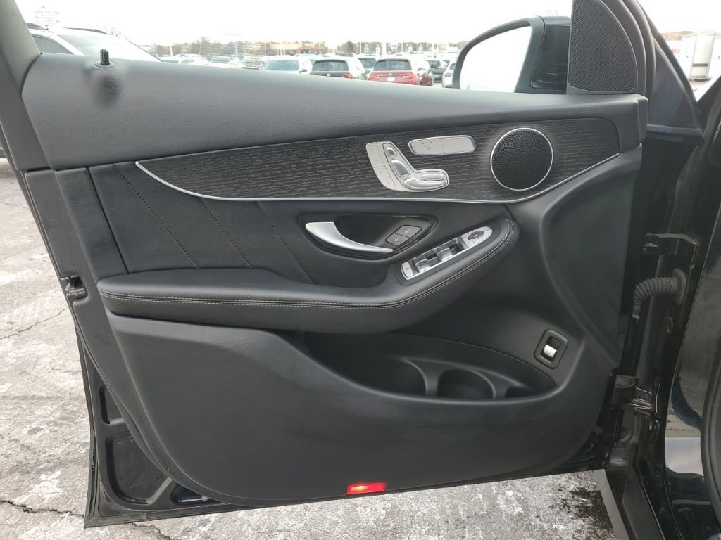 Used 2022 Mercedes-Benz GLC 300 4MATIC image 31