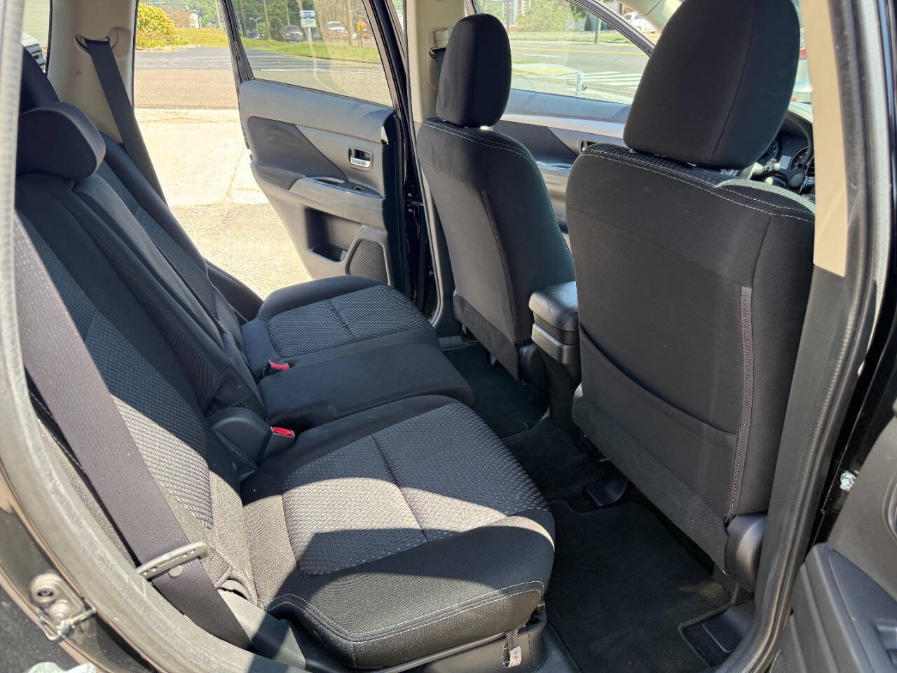 Used 2016 Mitsubishi Outlander ES FWD image 14
