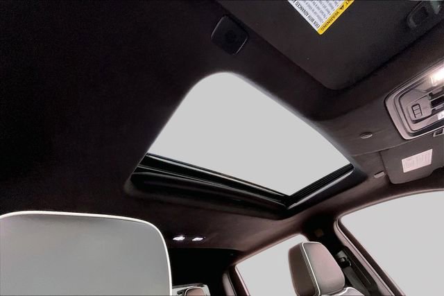 Used 2023 Chevrolet Suburban Premier image 19