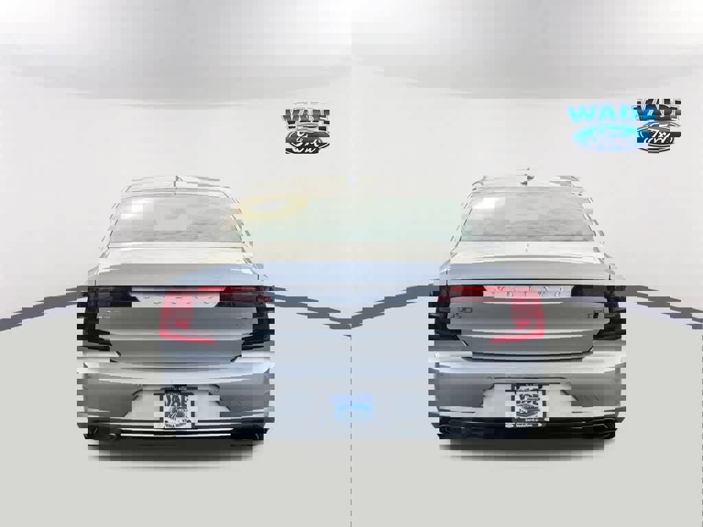 Used 2018 Volvo S90 T6 Momentum w/ Convenience Package image 6