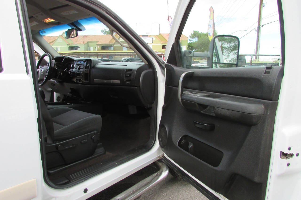 Used 2007 Chevrolet Silverado 2500 LT w/ 2LT Convenience Package AWD/4WD image 26