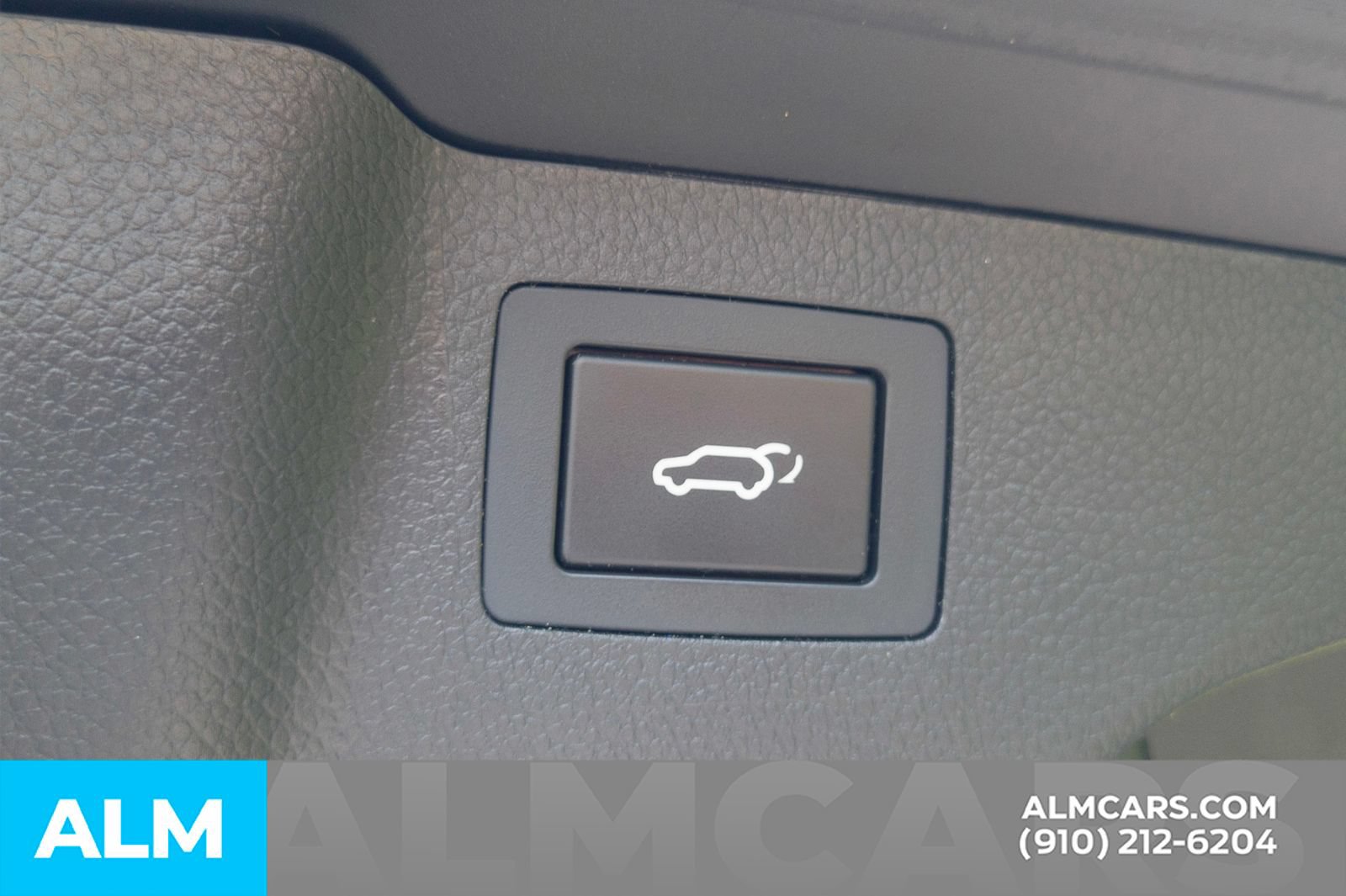 Used 2018 Hyundai Santa Fe Sport w/ 2.0T Ultimate Tech Package 05 AWD/4WD image 9
