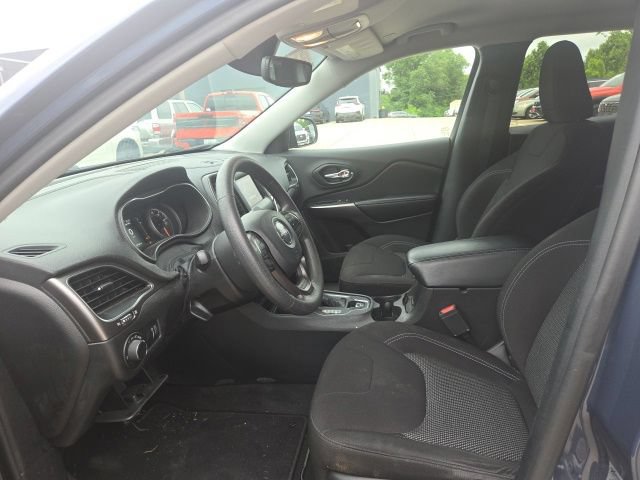 Used 2021 Jeep Cherokee Latitude FWD image 9
