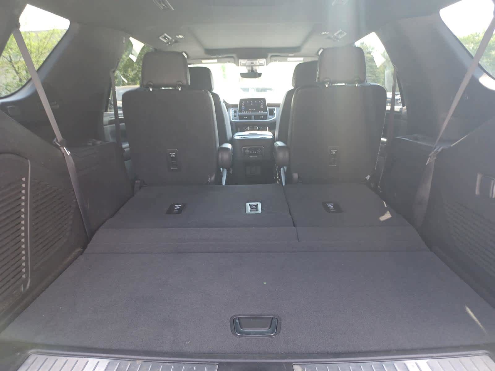 Used 2021 Chevrolet Tahoe High Country w/ Premium Package 2 AWD/4WD image 21