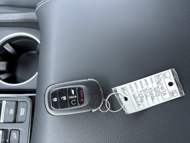 Certified 2025 Honda Pilot Touring image 17