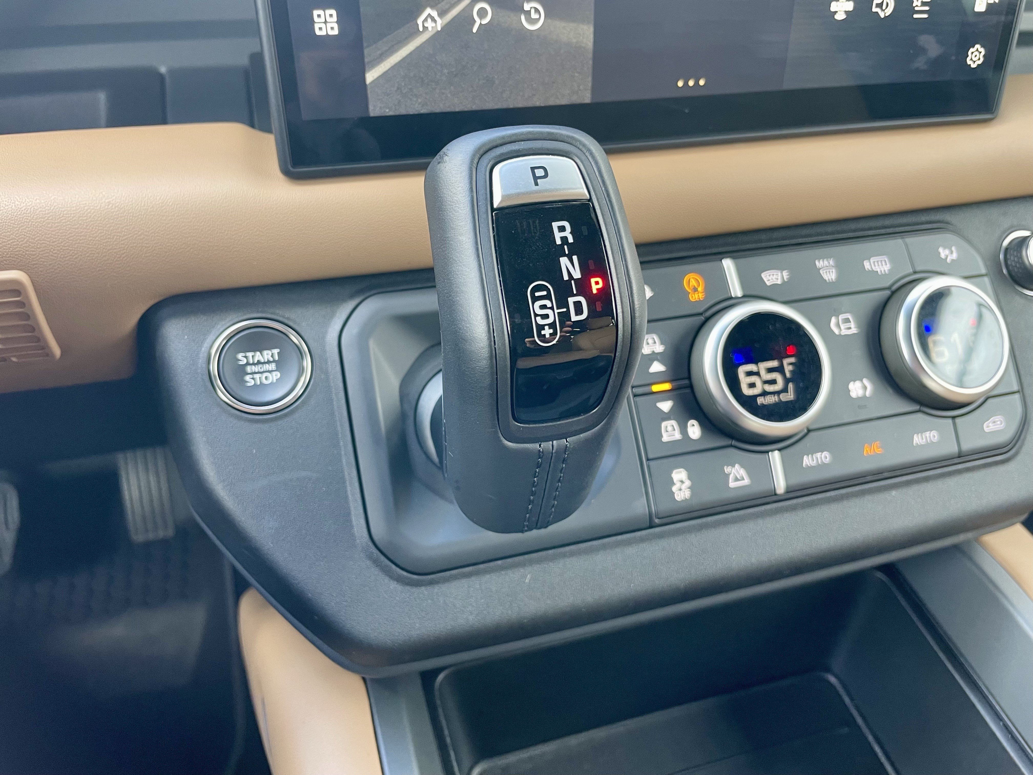 Certified 2025 Land Rover Defender 110 X-Dynamic SE AWD/4WD image 20