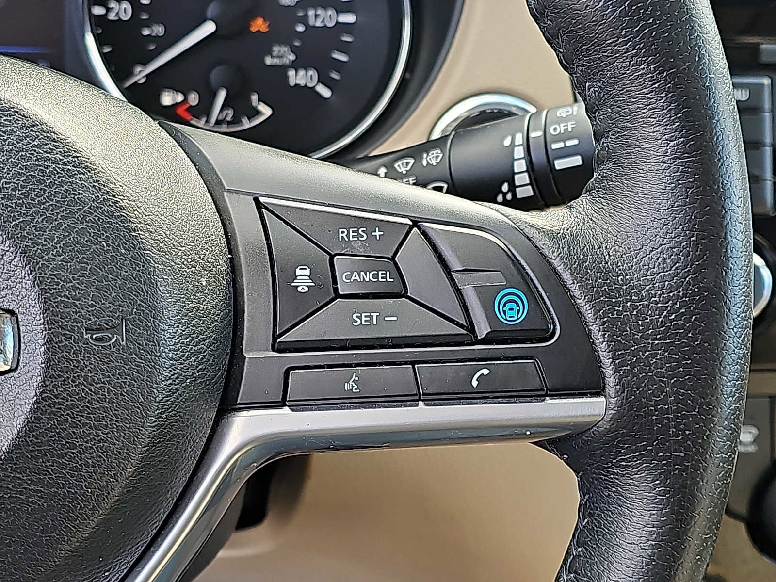 Used 2019 Nissan Rogue SL w/ Premium Package image 24