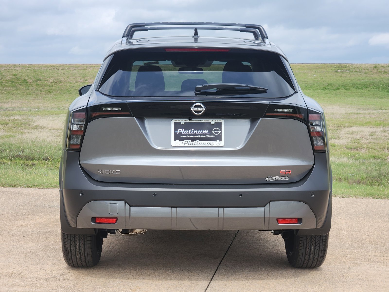 New 2026 Nissan Kicks SR w/ Cold Weather Package FWD image 8