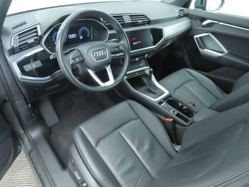 Used 2023 Audi Q3 2.0T Premium w/ Convenience Package image 9