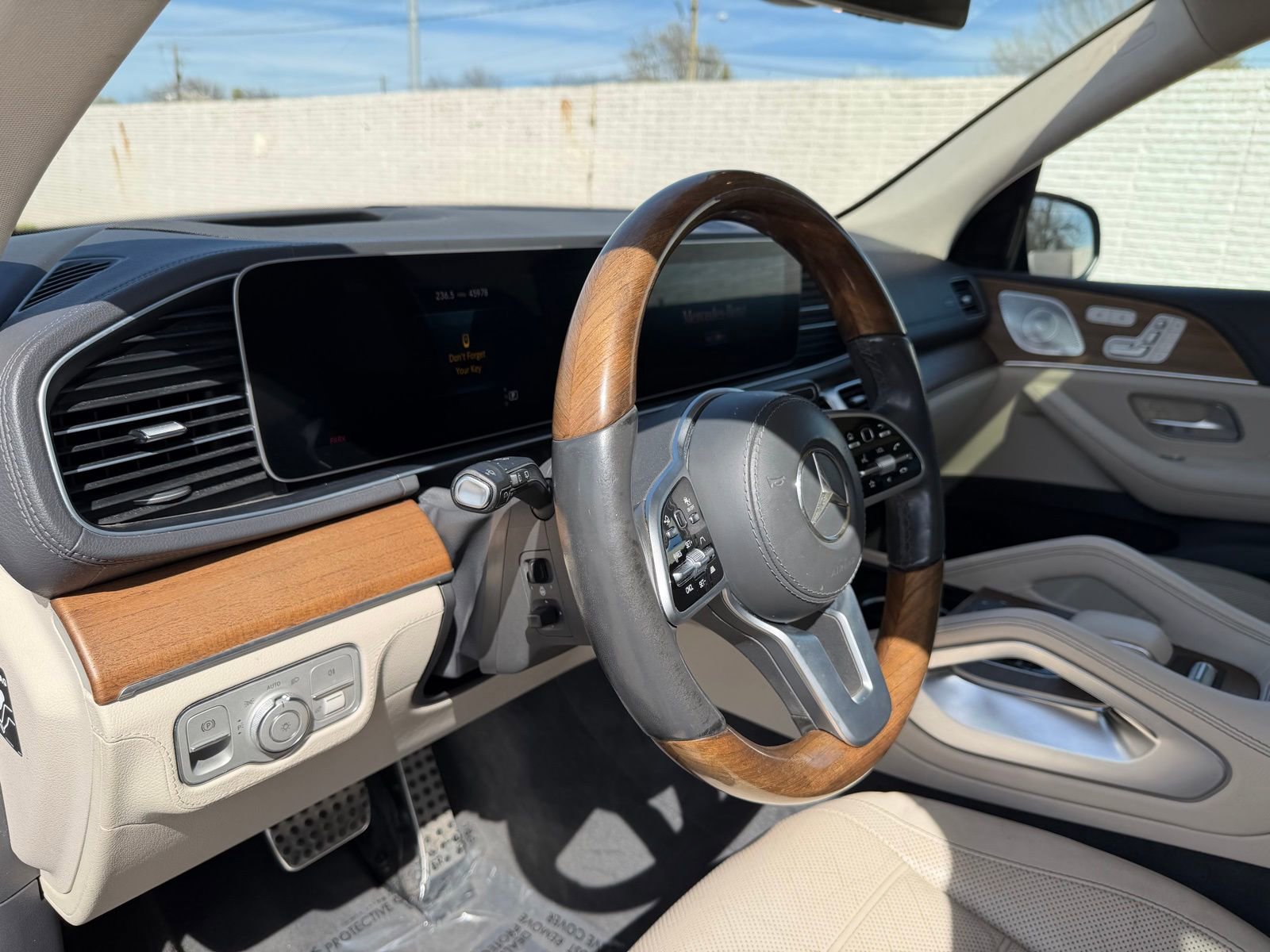 Used 2020 Mercedes-Benz GLS 580 4MATIC image 16