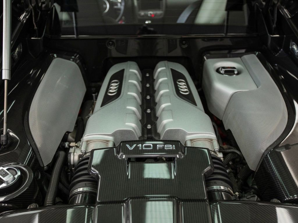 Used 2015 Audi R8 V10 plus w/ Full Leather Package image 39