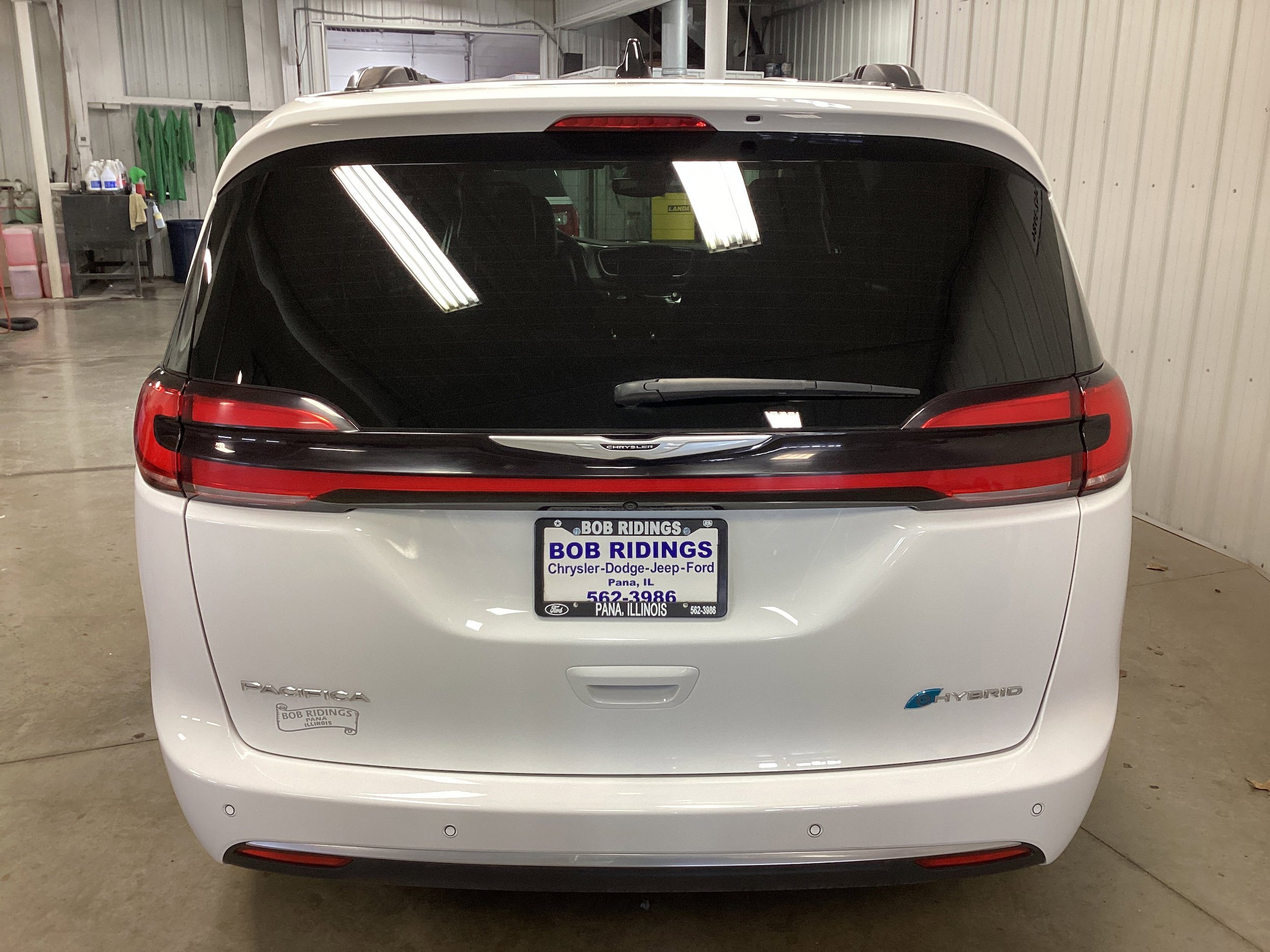 Used 2025 Chrysler Pacifica Pinnacle image 4