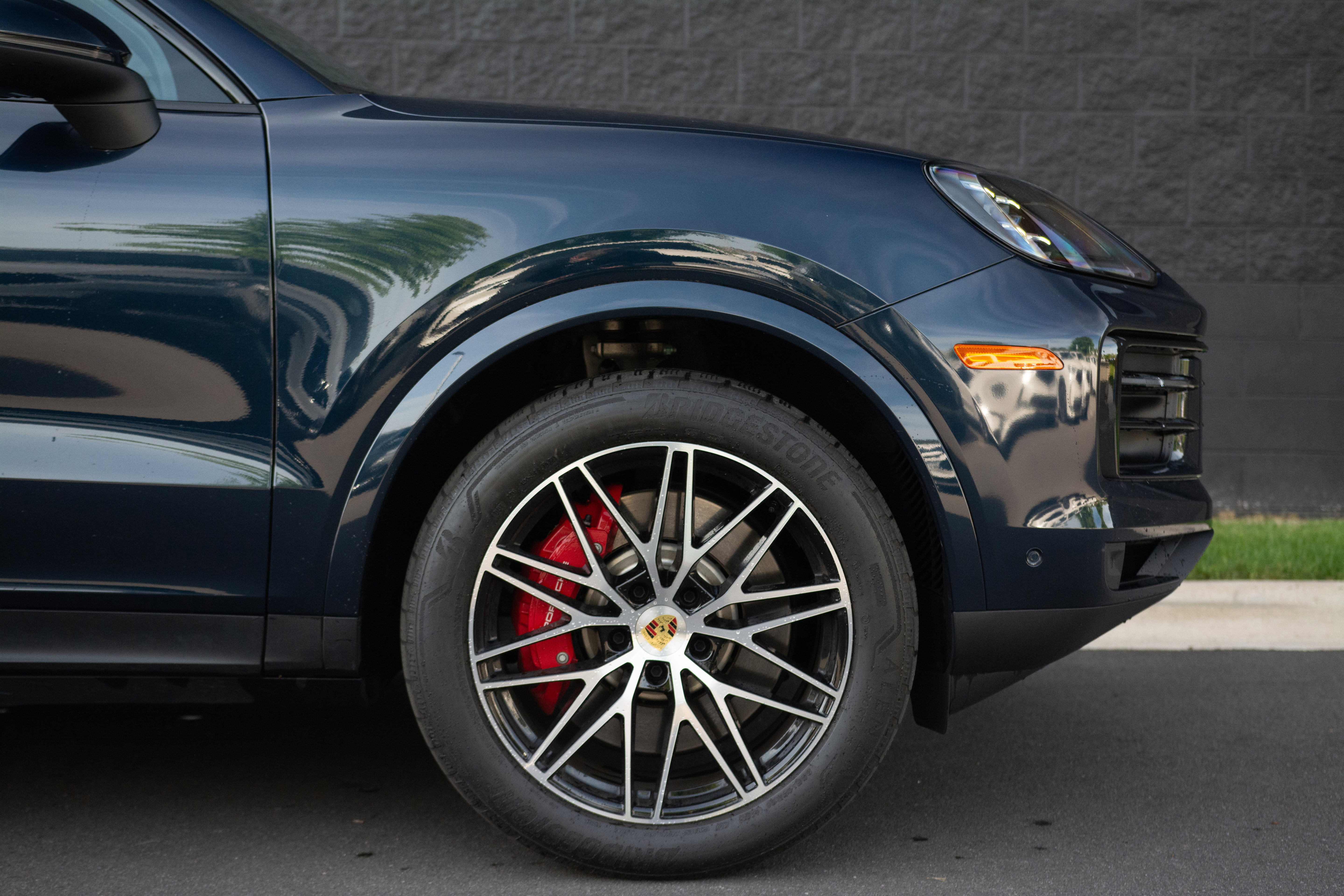 Certified 2025 Porsche Cayenne E-Hybrid image 39