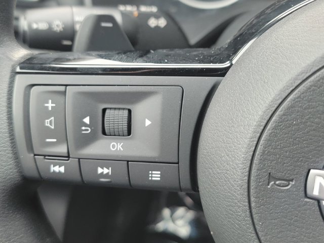 Used 2023 Nissan Rogue SV AWD/4WD image 35