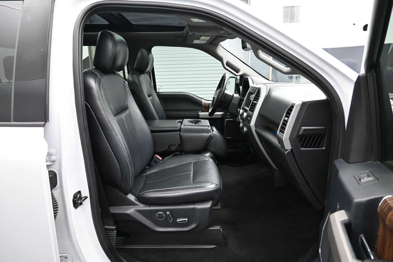 Used 2018 Ford F150 Lariat RWD image 13