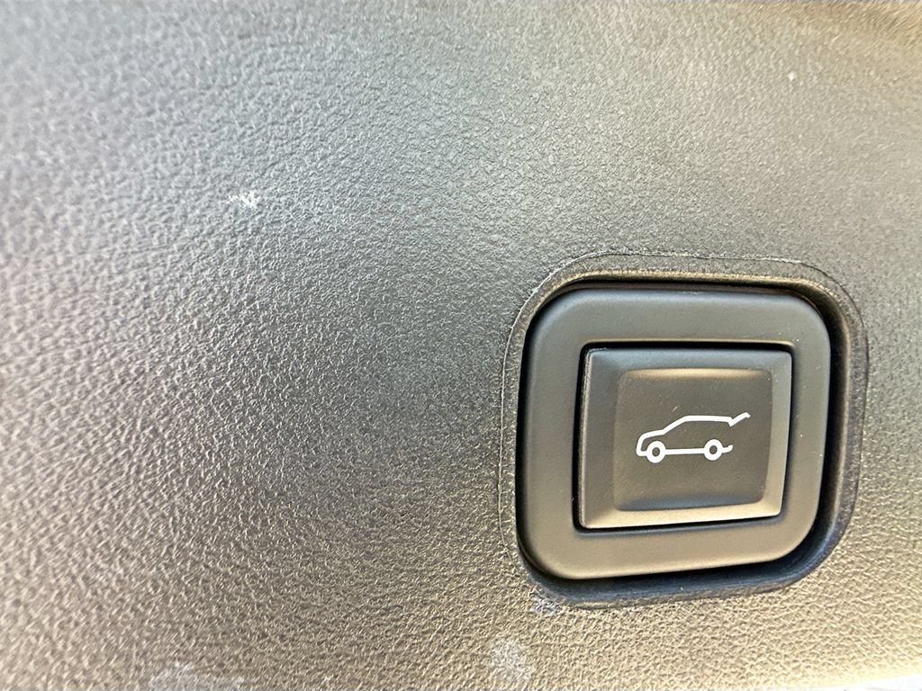 Used 2024 Cadillac Lyriq Luxury RWD image 31