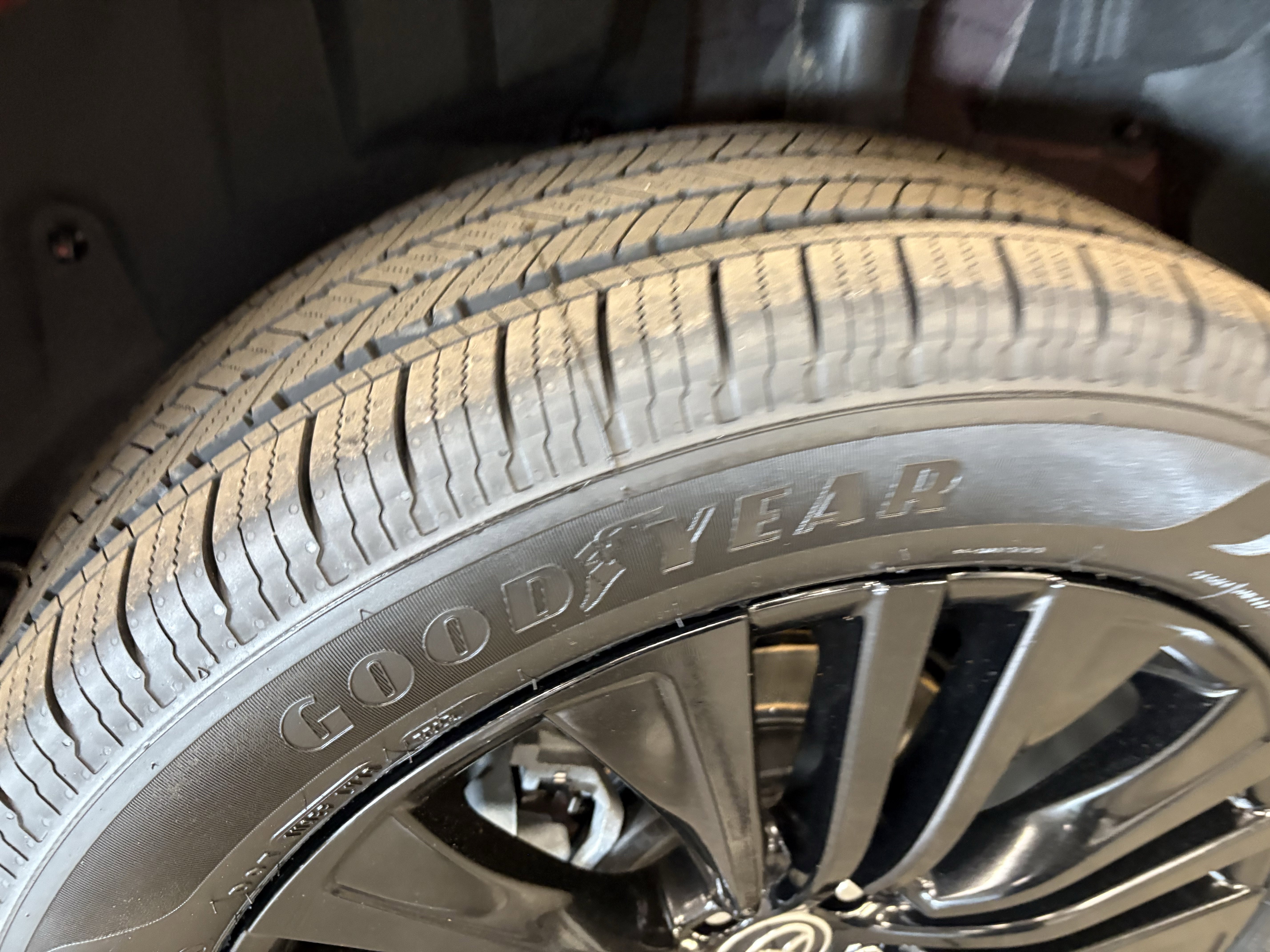 Certified 2024 Toyota Venza Nightshade image 33