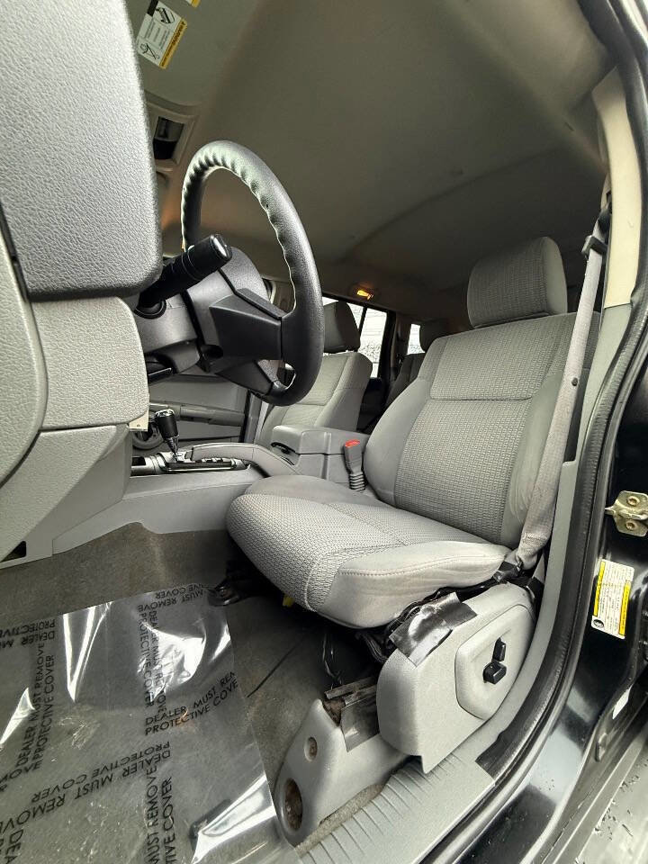 Used 2006 Jeep Commander 4WD image 11