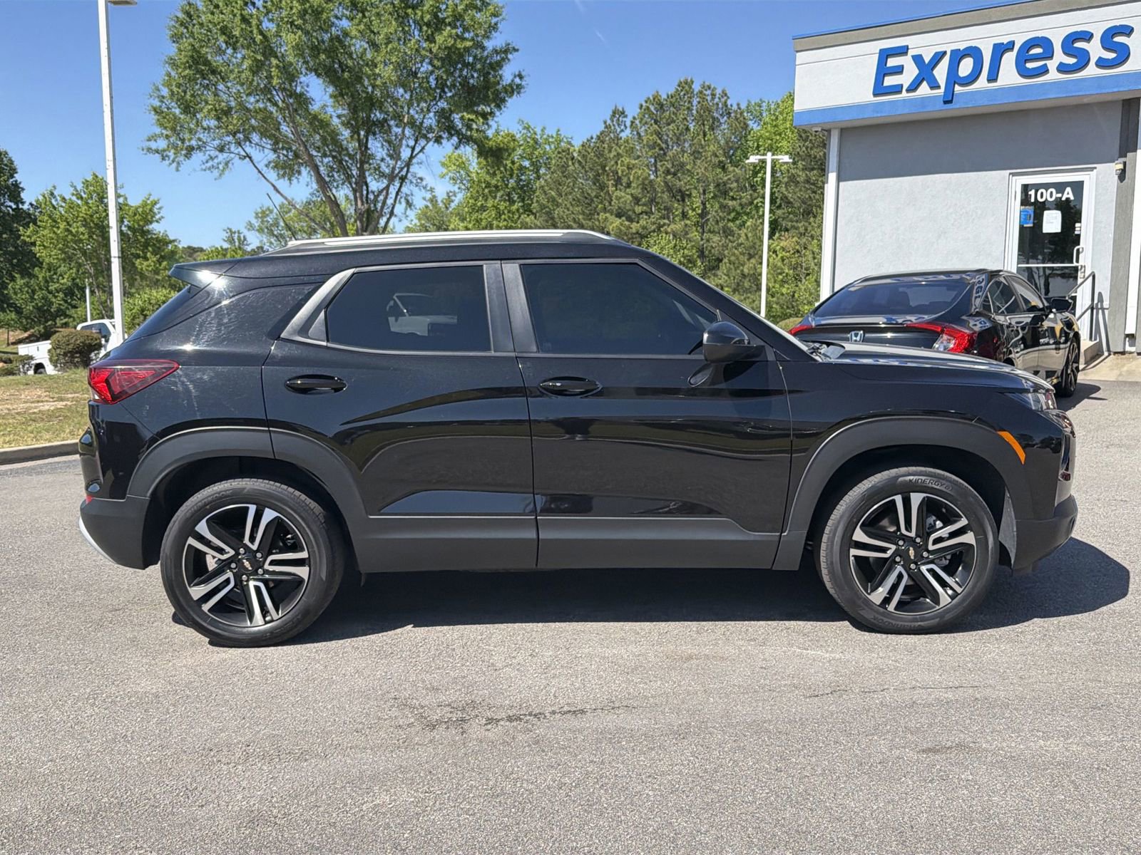 Used 2023 Chevrolet TrailBlazer LT w/ Convenience Package AWD/4WD image 10