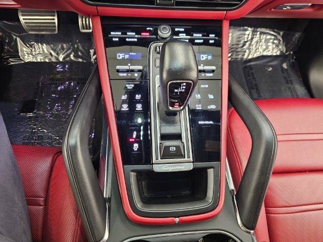 Used 2022 Porsche Cayenne Turbo S AWD/4WD image 20