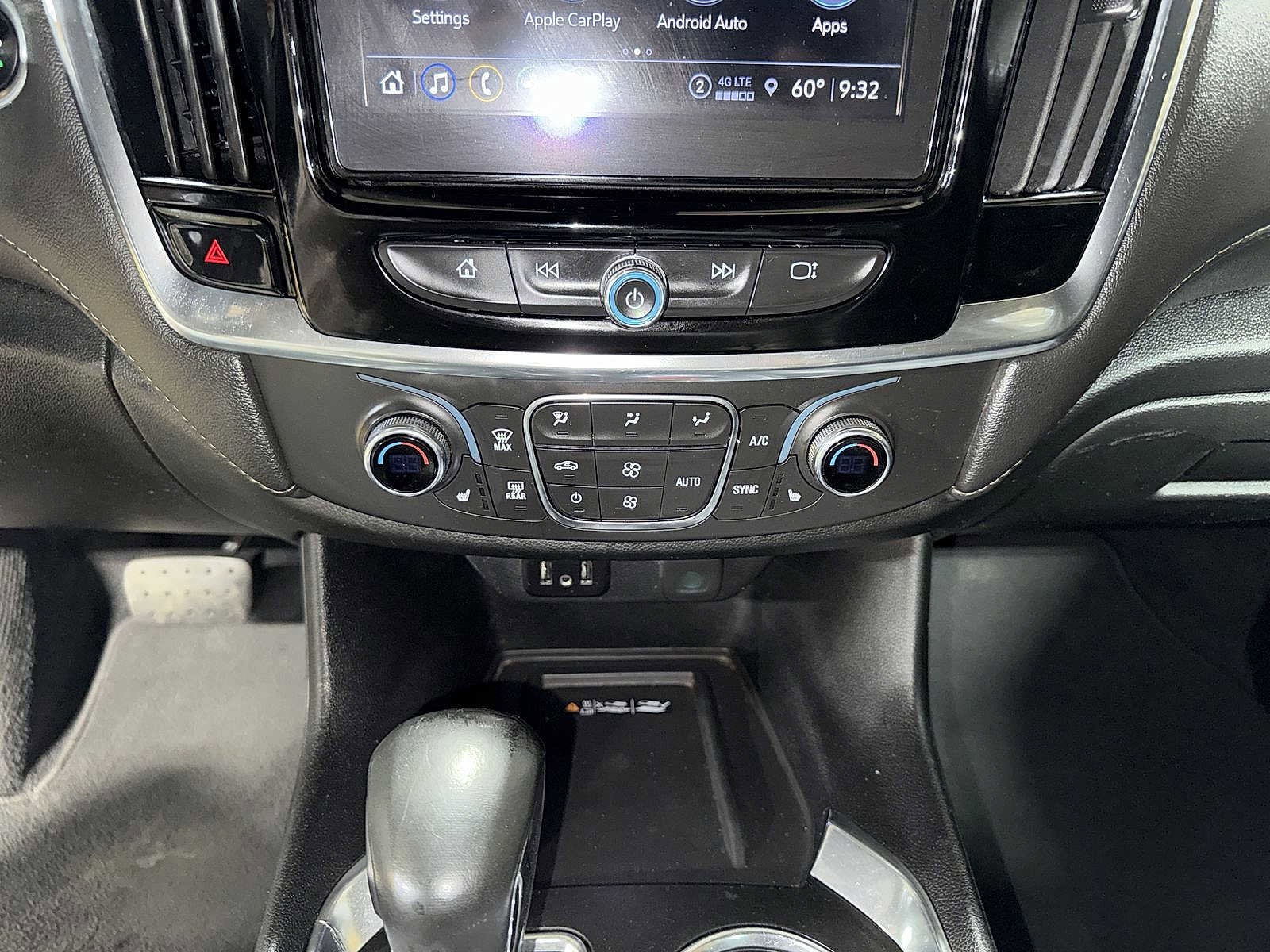 Used 2023 Chevrolet Traverse LT FWD image 22