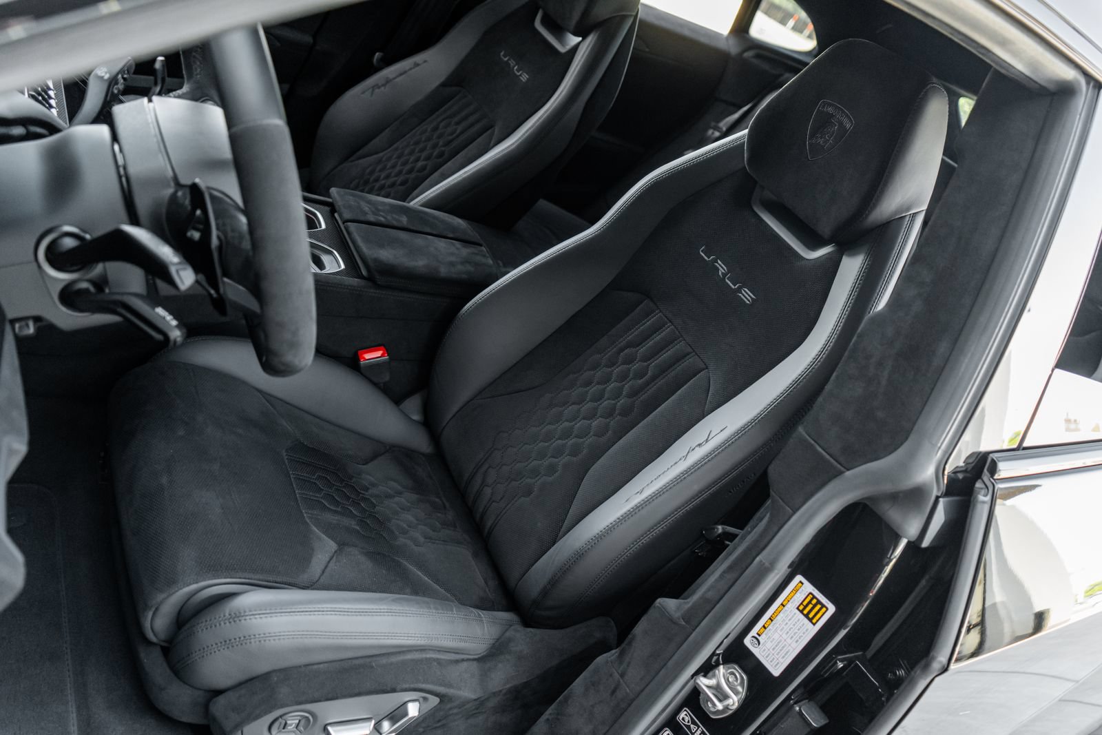 Used 2023 Lamborghini Urus Performante AWD/4WD image 26
