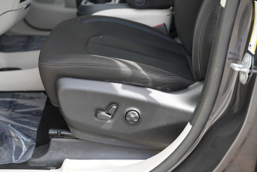 Used 2021 Chrysler Pacifica Touring image 21