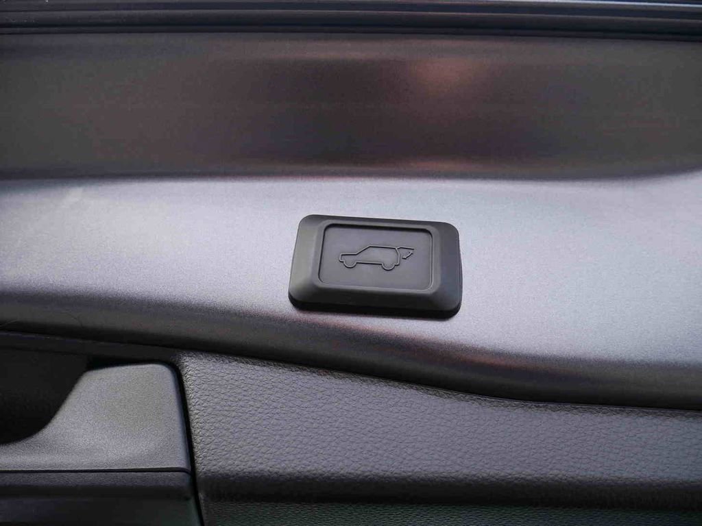 Used 2023 Toyota RAV4 XSE image 10