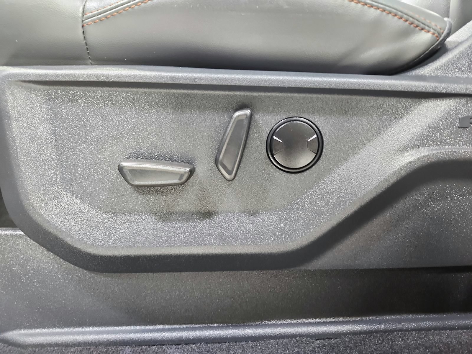 Used 2025 Ford Expedition Active AWD/4WD image 21