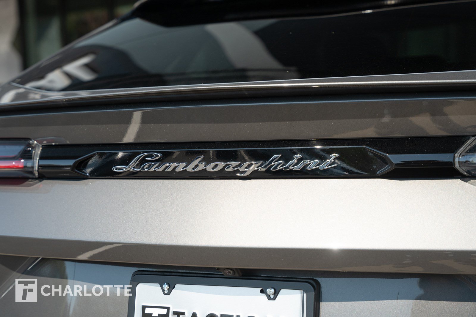 Used 2021 Lamborghini Urus AWD/4WD image 16