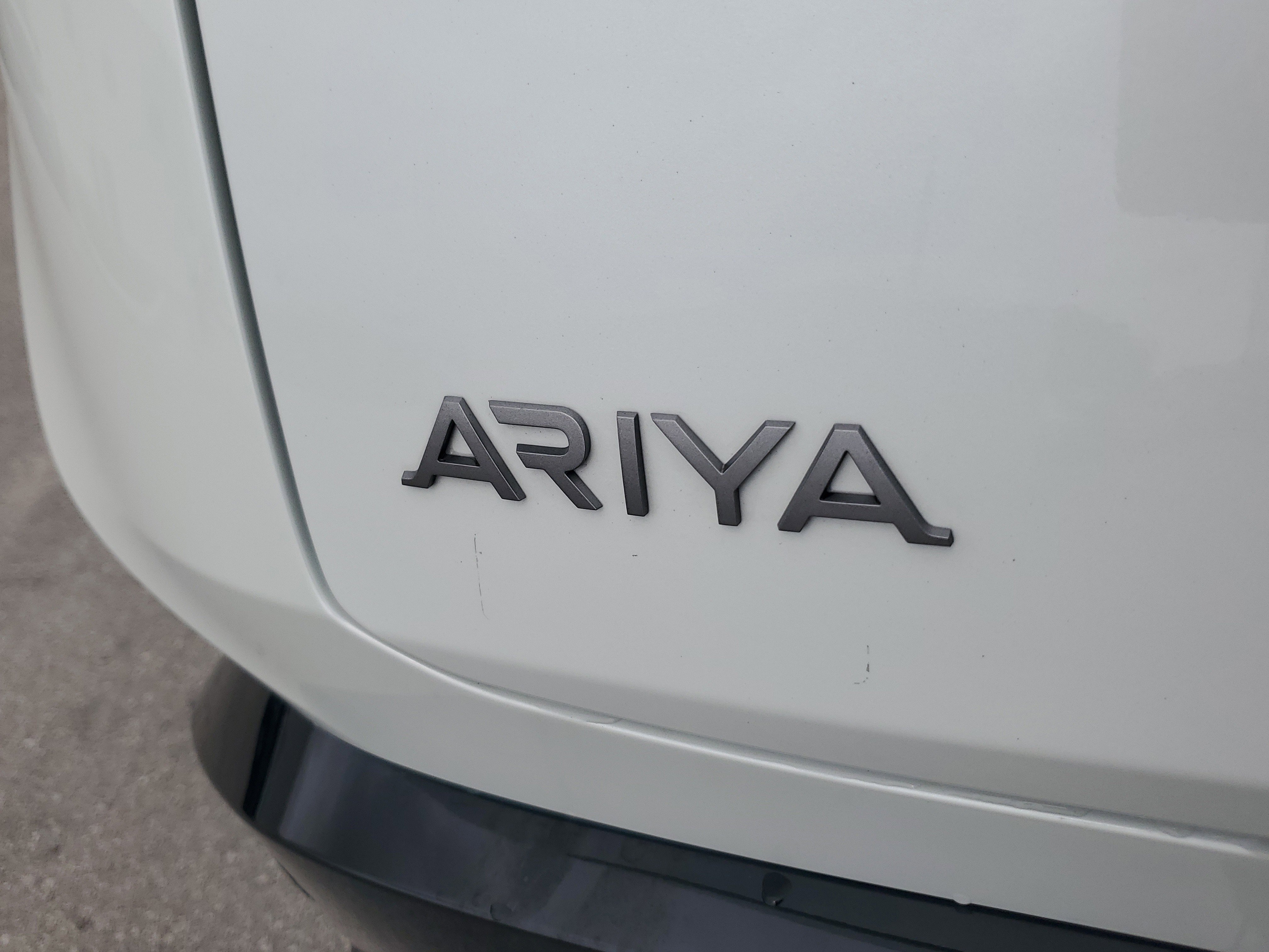 Used 2025 Nissan Ariya AWD image 29
